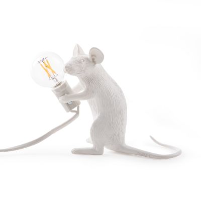 Weiße Seletti Mouse Lamp Tischleuchte, sitzende Maus hält eine Glühbirne. Design Lampe.